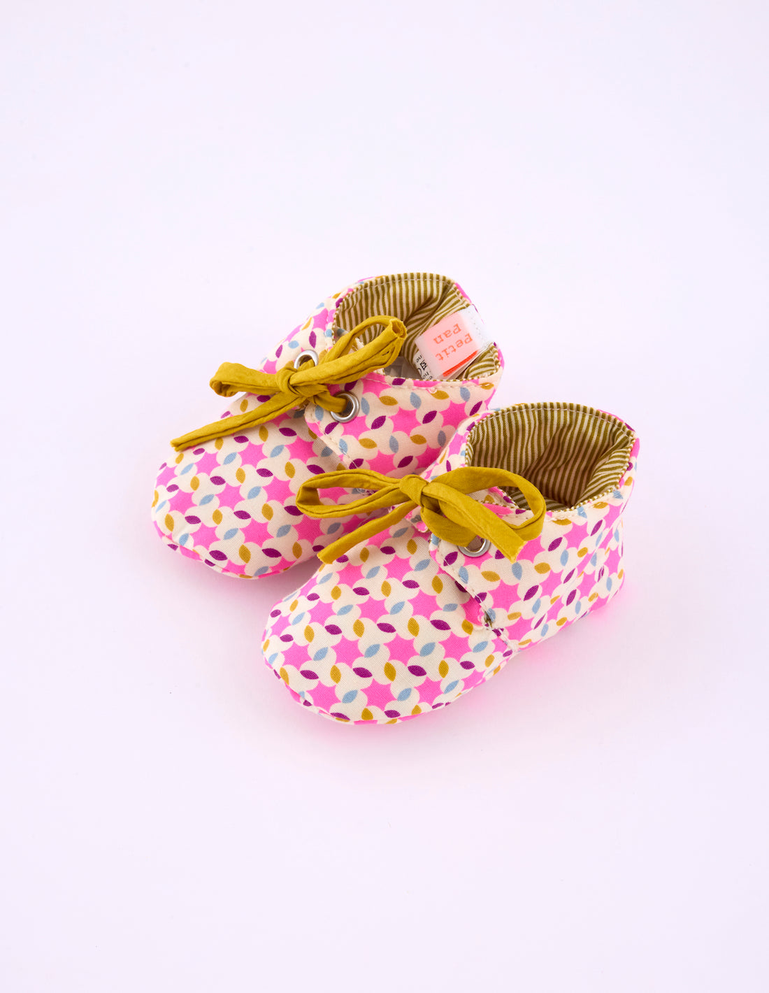 Moussem pink baby booties Petit Pan - Main Image