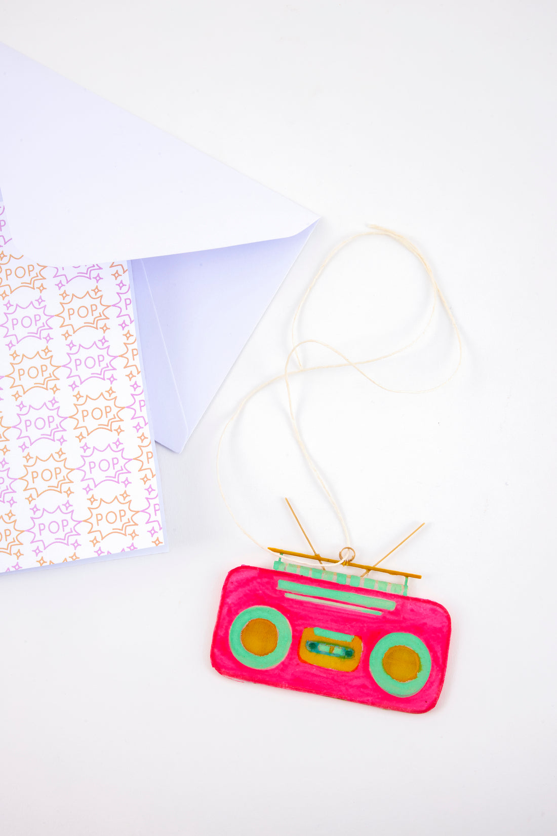 Carte de vœux Radio Ga Ga avec petit mobil en bambou 