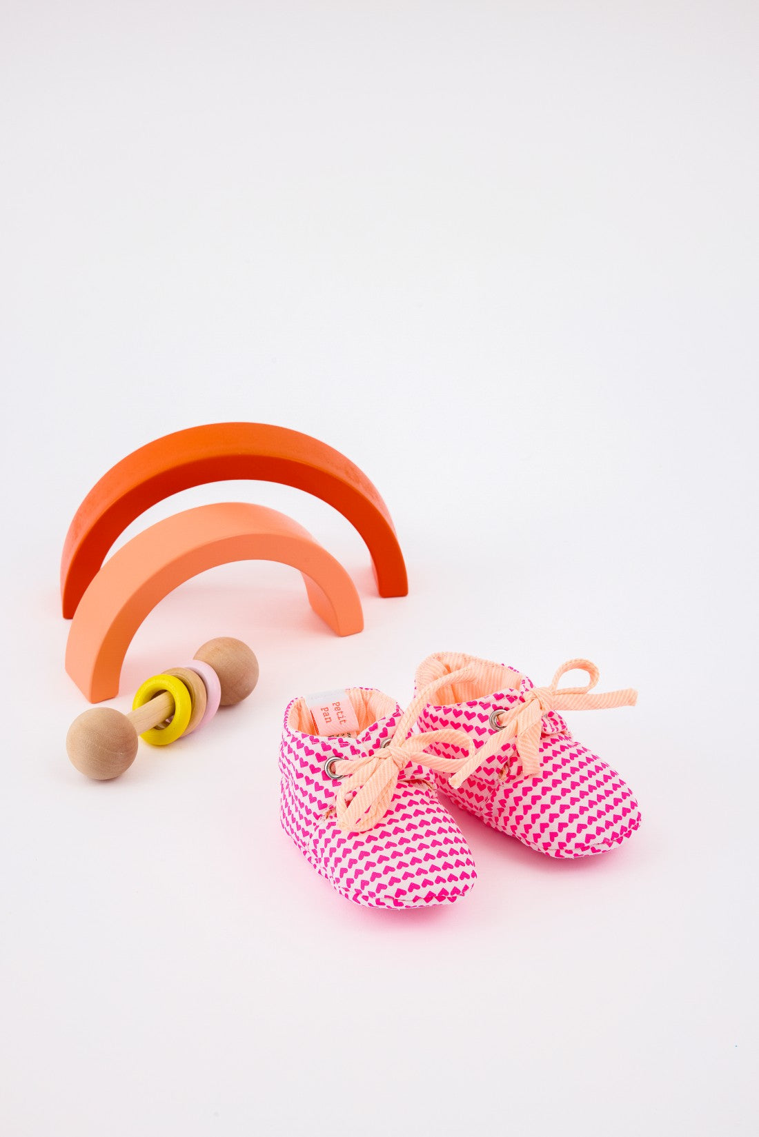 Chaussons bébé Love is all