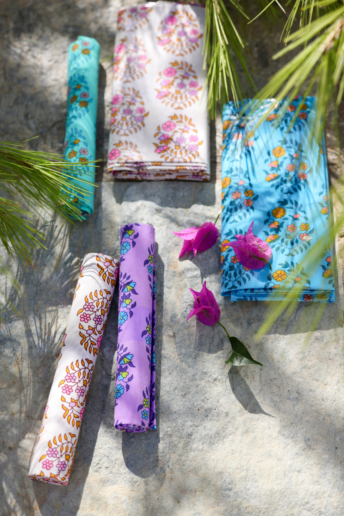 Coupon coton Shalin lilas avec des motifs fleuris