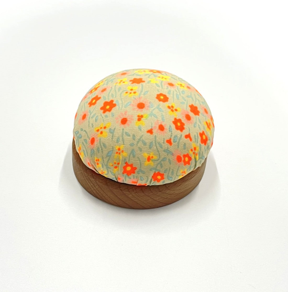 Coussin à épingles Flower Power blanc