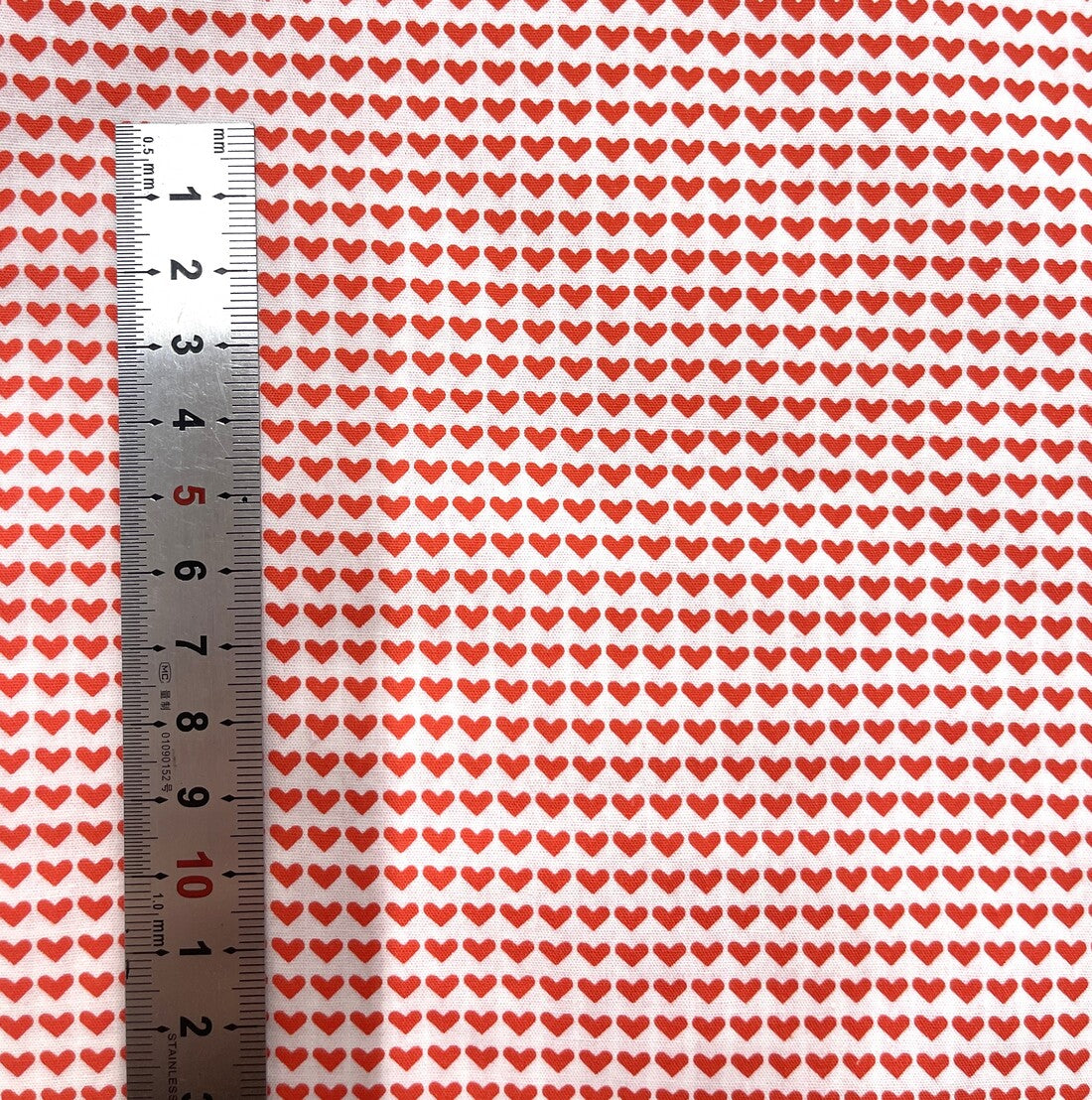 Tissu Coton Popeline Love is all rouge