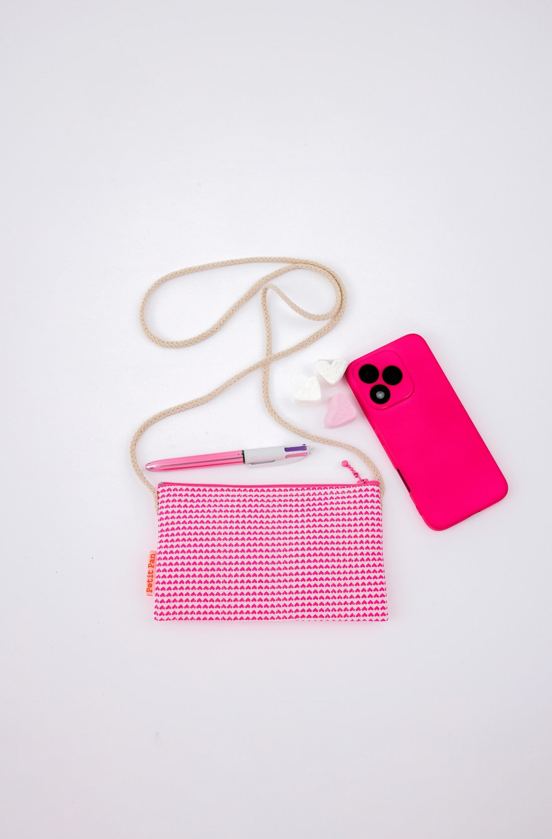 Pochette téléphone Love is all rose